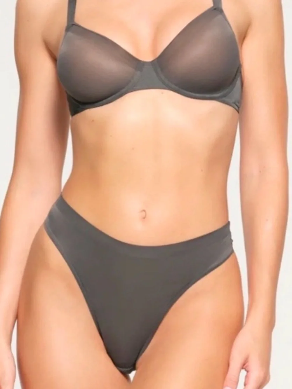 Skims nwt No Show molded unlined balconette bra gunmetal 44B 🖤